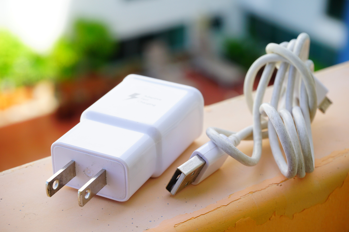 Mobile phone charger cable